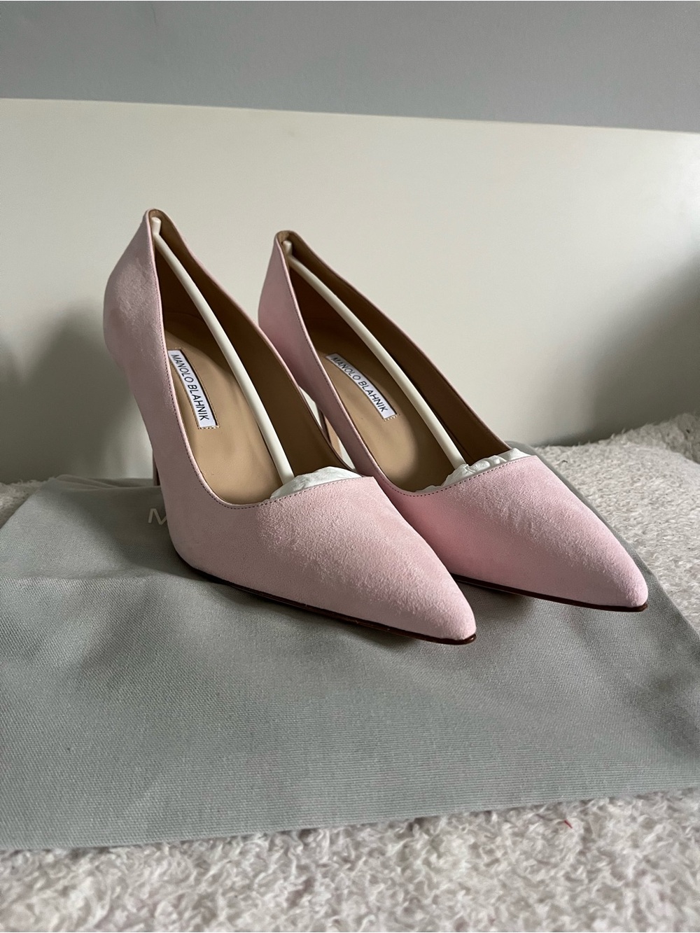 Manolo Blahnik BB 70 Pink Suede Pointed Toe Pump Shoes